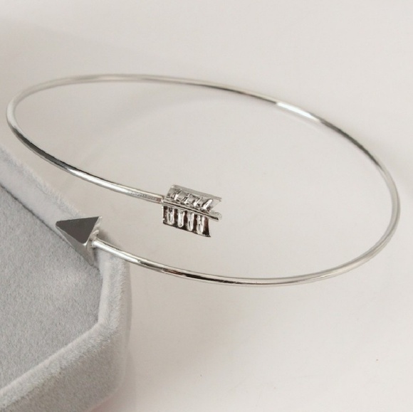 👀🆕️Arrow Bangle Bracelet - Picture 2 of 3